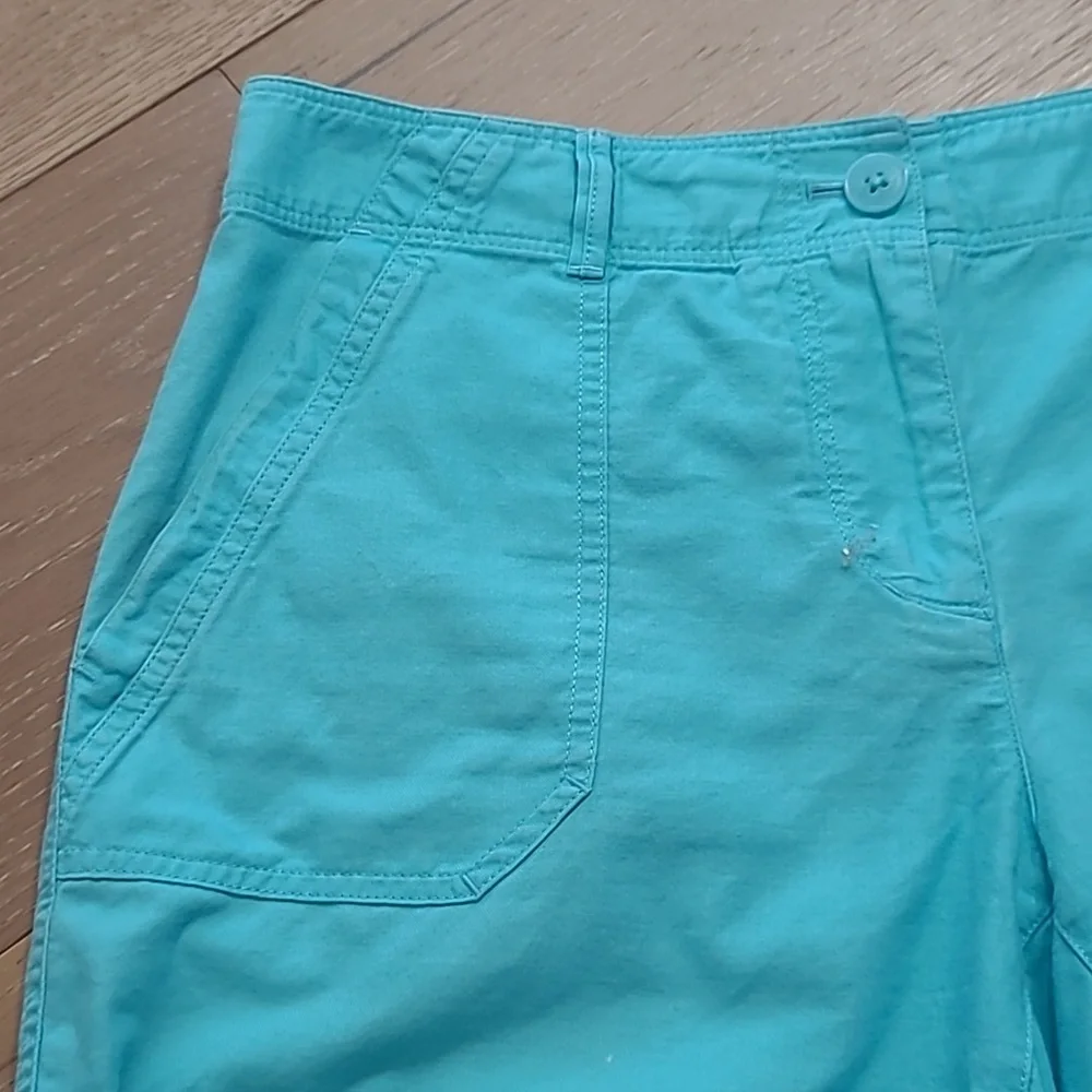 EUC Tommy Bahama Shorts Women's sz 4  Leigh Fit Blue 100% Cotton Chino Shorts